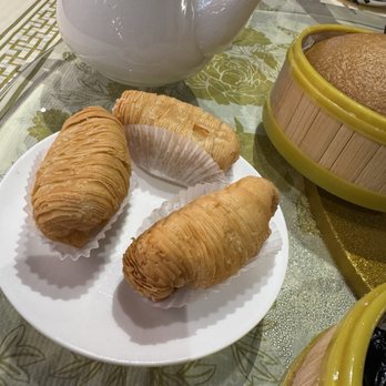 Royal Dim Sum - Fried durian crisp had plenty of the Durian fruit stuffed inside! - Dim Sum Near Me - Westbury, New York