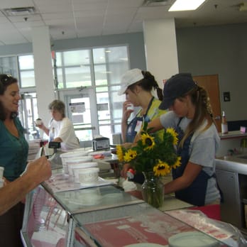 UConn Dairy Bar - Ice Cream & Frozen Yogurt Near Me - Storrs, Connecticut UConn Dairy Bar - Ice Cream & Frozen Yogurt Near Me - Storrs, Connecticut