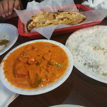 Daawat Indian Cuisine - Chicken tikka masala and garlic naan - Indian Near Me - Phoenix, Arizona Daawat Indian Cuisine - Chicken tikka masala and garlic naan - Indian Near Me - Phoenix, Arizona