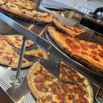 Raymond's Pizzeria - Pizza by the slice - Pizza Near Me - Richmond, California