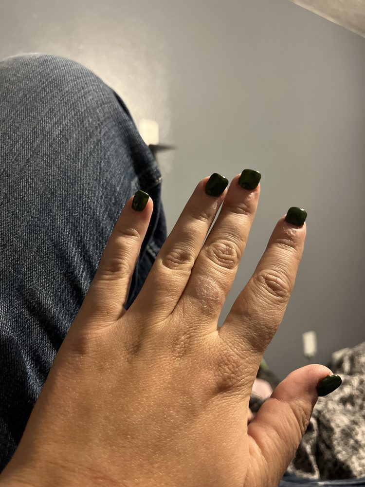 Bera Nail Lounge Logo