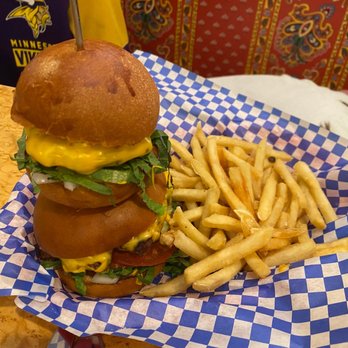 Parker's Restaurant - Piggyback burger - American Near Me - Drummond, Montana