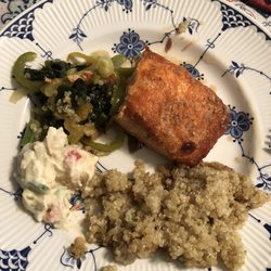 Beach dunes eat & arts - Salmon, quinoa, greens and potato salad.
