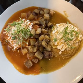 A La Brava Mexican Kitchen - Huevos Divorciados - yummmm - Breakfast & Brunch Near Me - Aliso Viejo, California