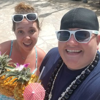 Barefoot Beach Cafe - Pineapple smoothies. - Breakfast & Brunch Near Me - Honolulu, Hawaii