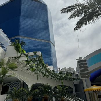 Mylofleur - Fountainbleu - Floral Designers Near Me - Las Vegas, Nevada