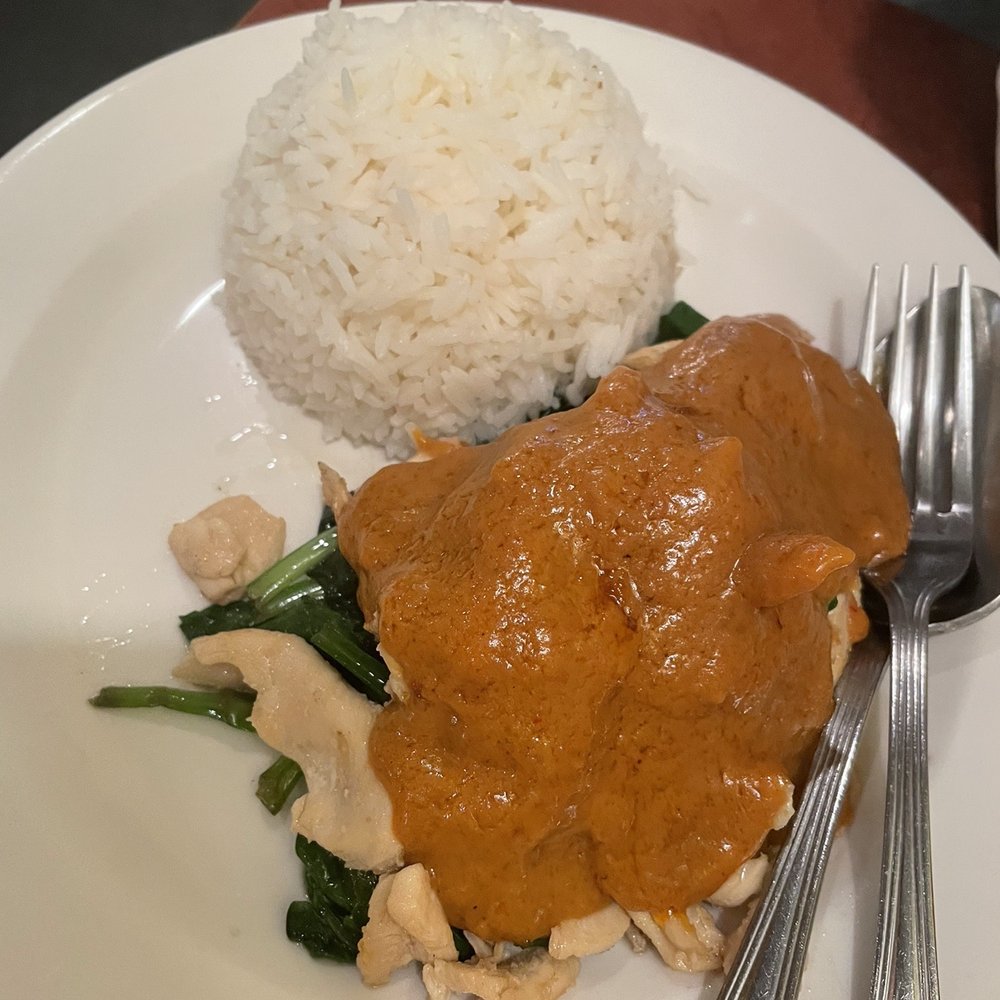 Talay Thai Restaurant - Stir fried chicken with spinach and peanut sauce. Mediocre. - Thai Near Me - Vancouver, British Columbia