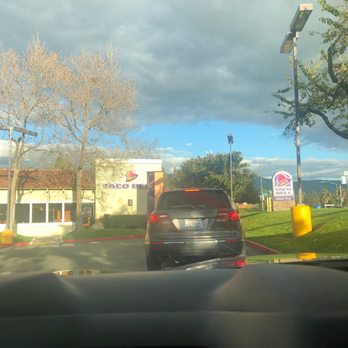 Taco Bell - Drive thru is packed - Fast Food Near Me - San Jose, California