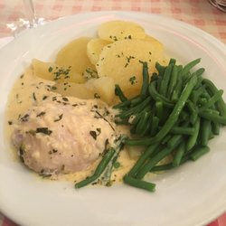 Filet de dorade et ses légumes cuitent à la vapeur et une sauce à la crème