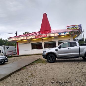 Frozen Dee-Lite Cafe Authentic Pizza - The outside! Cool! - Ice Cream & Frozen Yogurt Near Me - Parkman, Ohio
