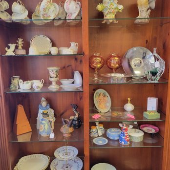 Giving Partners Thrift Shop  - Vintage dishes - Thrift Stores Near Me - Lafayette, California