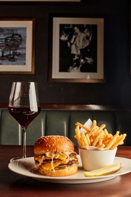 Eight Bar at Maple & Ash by null
