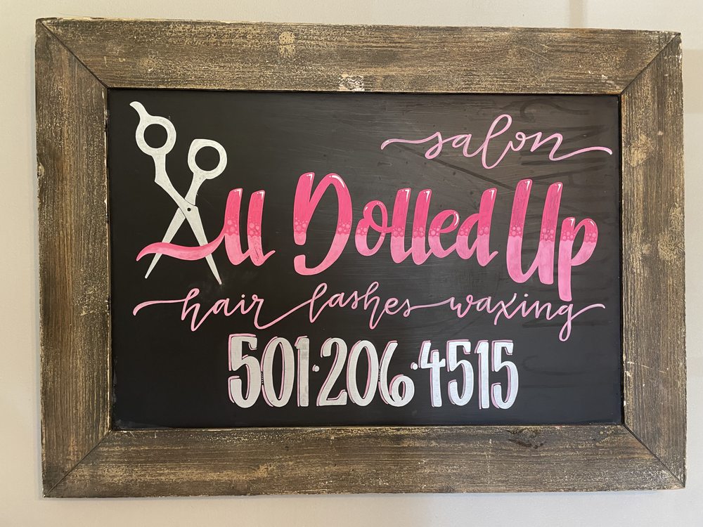 All Dolled Up Salon Logo