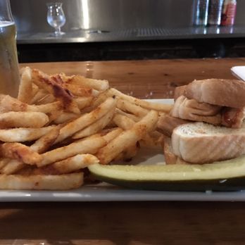 Draught Industries - Pulled pork on Texas Toast - Beer Bar Near Me - Beacon, New York
