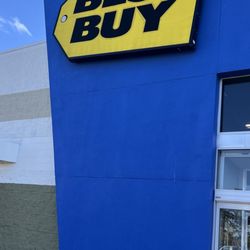 Best Buy Chesapeake Square - Store front signage...