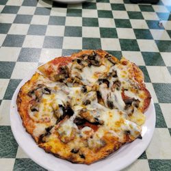 Glory Days Pizza - Mini pizza pepperoni and mushrooms