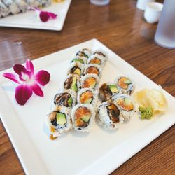Youkoso Sushi - Lunch special (2 sushi rolls of your choice with miso soup) - Eel Avocado Roll, Spicy Salmon Roll
