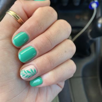 Howe'bout Nails Salon - Nail Salons Near Me - Sacramento, California