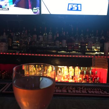 Dodeys Central - Great rose wine - Sports Bars Near Me - Phoenix, Arizona