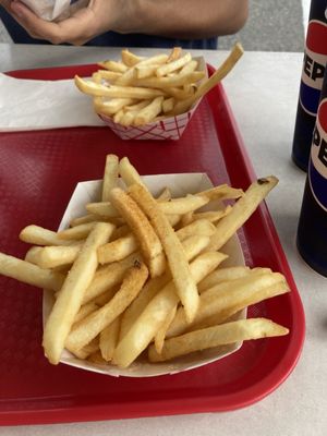 Bill & Bea's Drive In by null