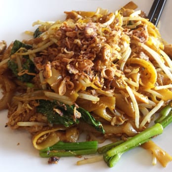 Banana Leaf - Indonesian style Chicken Fried Thick Rice Noodle (Kwetiaw Goreng Ayam, if I'm not mistaken) - Indonesian Near Me - Temple City, California Banana Leaf - Indonesian style Chicken Fried Thick Rice Noodle (Kwetiaw Goreng Ayam, if I'm not mistaken) - Indonesian Near Me - Temple City, California