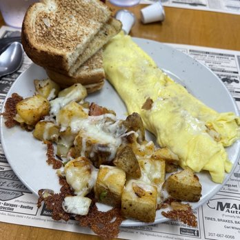 Sylvia's Cafe - BEST CRAB OMELETTE EVER - Diners Near Me - Ellsworth, Maine