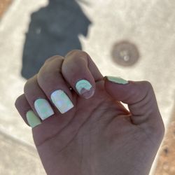 Solar Nails - Broken nail