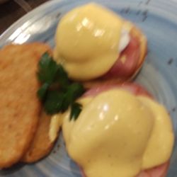 Andy's Place - Eggs Benedict
