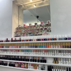 Modern Nails and Beauty