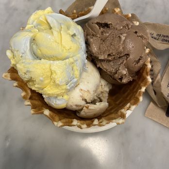 Jeni's Splendid Ice Creams - Supermoon, Milkiest Chocolate, and Fluffernutter Pie in a waffle bowl - Ice Cream & Frozen Yogurt Near Me - Saint Louis, Missouri Jeni's Splendid Ice Creams - Supermoon, Milkiest Chocolate, and Fluffernutter Pie in a waffle bowl - Ice Cream & Frozen Yogurt Near Me - Saint Louis, Missouri