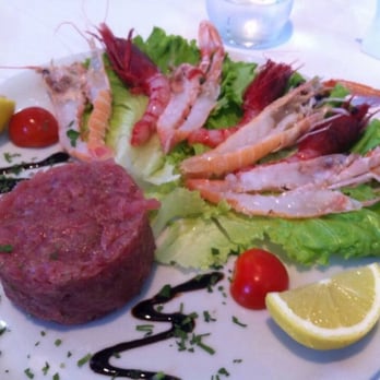 Roccocò - Tartare di tonno, scampi e gamberoni . - Italian Near Me - Segrate, Michigan