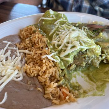 Sol Azteca Mexican Kitchen - Green chile pork lunch order, wasn't the best flavor for green chile - Mexican Near Me - Chandler, Arizona Sol Azteca Mexican Kitchen - Green chile pork lunch order, wasn't the best flavor for green chile - Mexican Near Me - Chandler, Arizona