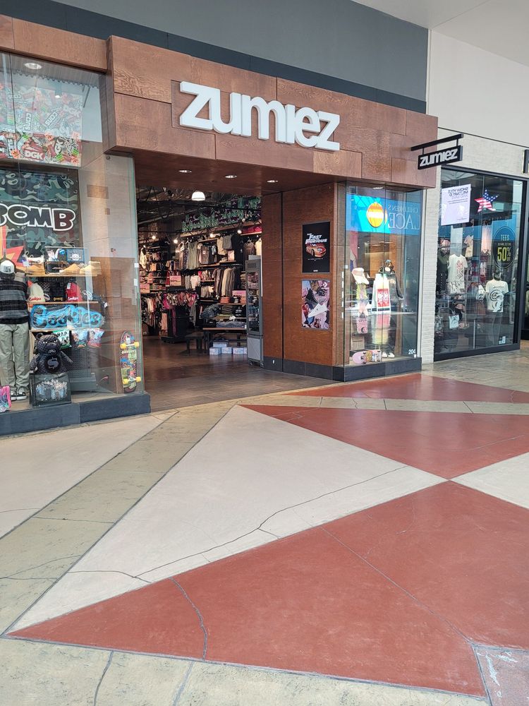 ZUMIEZ Updated October 2024 23 Reviews 1 Mills Cir, Ontario