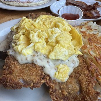 Limelight Restaurant & Lounge - Chicken fried steak!! Highly recommend it - Lounges Near Me - Portland, Oregon