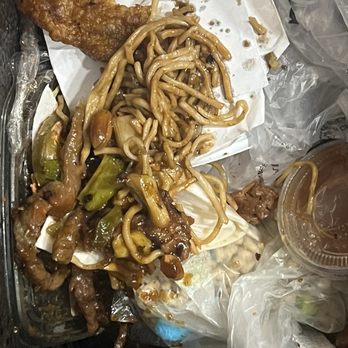Yang Chow - There everything in the trash because it was so bad - Chinese Near Me - Los Angeles, California Yang Chow - There everything in the trash because it was so bad - Chinese Near Me - Los Angeles, California
