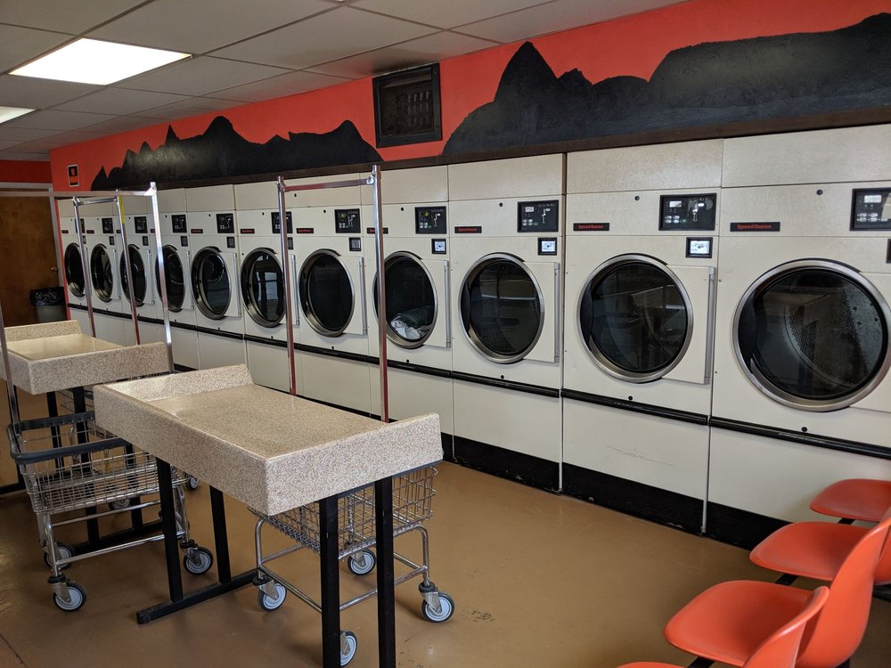 D&B COINOP LAUNDROMAT Updated August 2024 218 E Center St