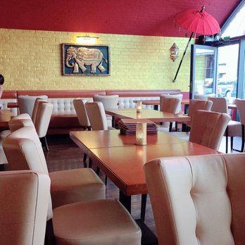 Indian Village - Dining area - Indian Near Me - Berlin, BE Indian Village - Dining area - Indian Near Me - Berlin, BE