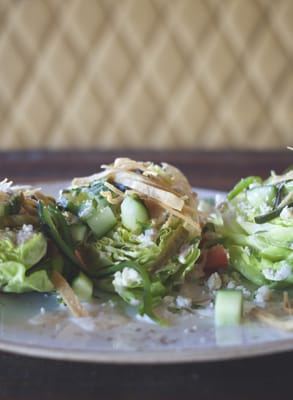 Blatt Beer & Table by null