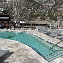 Twin Peaks Lodge and Hot Springs - Heated pools and soaking tubs