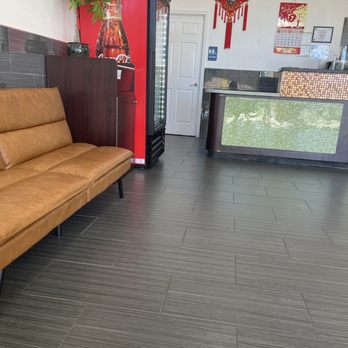 Egg Roll King  - Comfortable area to wait. I ordered lumpia. - Chinese Near Me - Orange Park, Florida