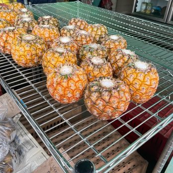 Frankie's Nursery - Honey cream pineapples! - Nurseries & Gardening Near Me - Waimanalo, Hawaii