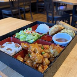 Mamasang Sushi & Grill