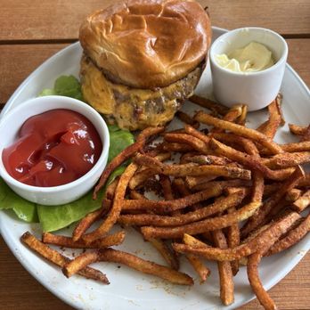 Zinnia - Zinnia Burger - Venues & Event Spaces Near Me - Norfolk, Virginia Zinnia - Zinnia Burger - Venues & Event Spaces Near Me - Norfolk, Virginia