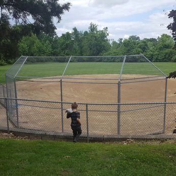 Hellebusch Park - Baseball field - Parks Near Me - Bridgeton, Missouri