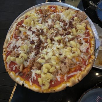Over Under Public House - Mac and Cheese with chicken pizza. I think it was called amp Mac, something like that - New American Near Me - Burbank, California Over Under Public House - Mac and Cheese with chicken pizza. I think it was called amp Mac, something like that - New American Near Me - Burbank, California