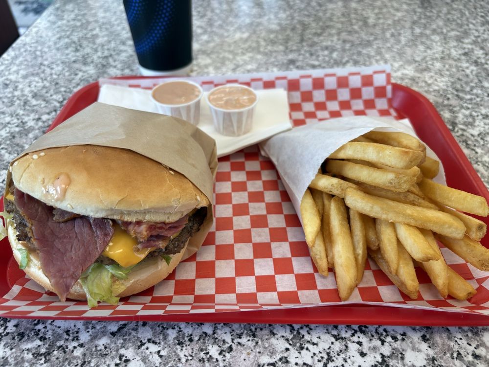 Golden Spike Burgers Logo