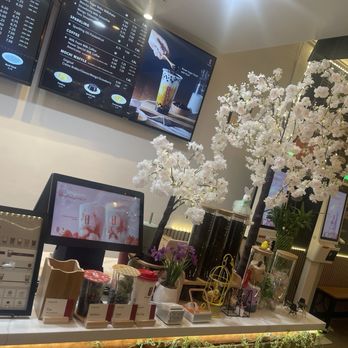 Gong Cha - View of the front counter. @ojbaylen - Bubble Tea Near Me - Long Beach, California Gong Cha - View of the front counter. @ojbaylen - Bubble Tea Near Me - Long Beach, California