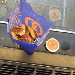 Auntie Anne's Pretzels - Super duper salty