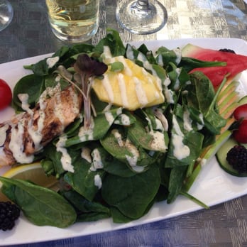 Inferno's Bistro - spinach salad with fruit and grilled salmon - French Near Me - Winnipeg, Manitoba Inferno's Bistro - spinach salad with fruit and grilled salmon - French Near Me - Winnipeg, Manitoba