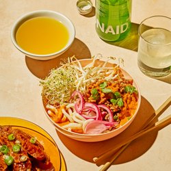 TUNCO - Red curry noodles with pork ramen style